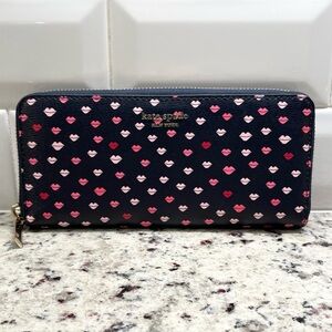 Kate Spade Sylvia Lips Continental Wallet EUC